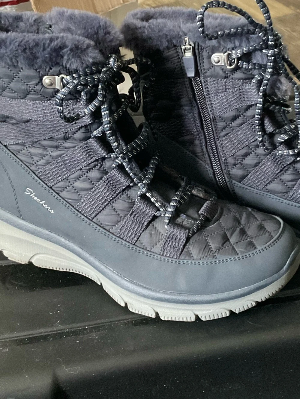 Skechers Women’s Navy Faux Fur Lined Winter Boots Size 9 EUC